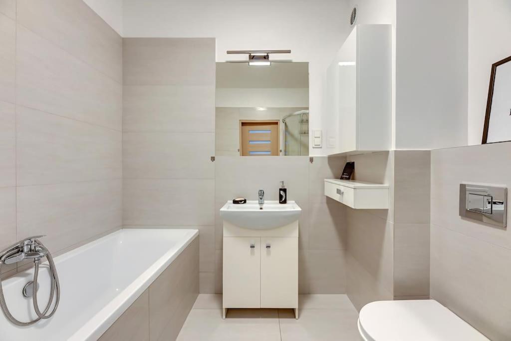 Albatross Tower - Apartament W Centrum Przymorza By Grand Apartments Danzig Exterior foto